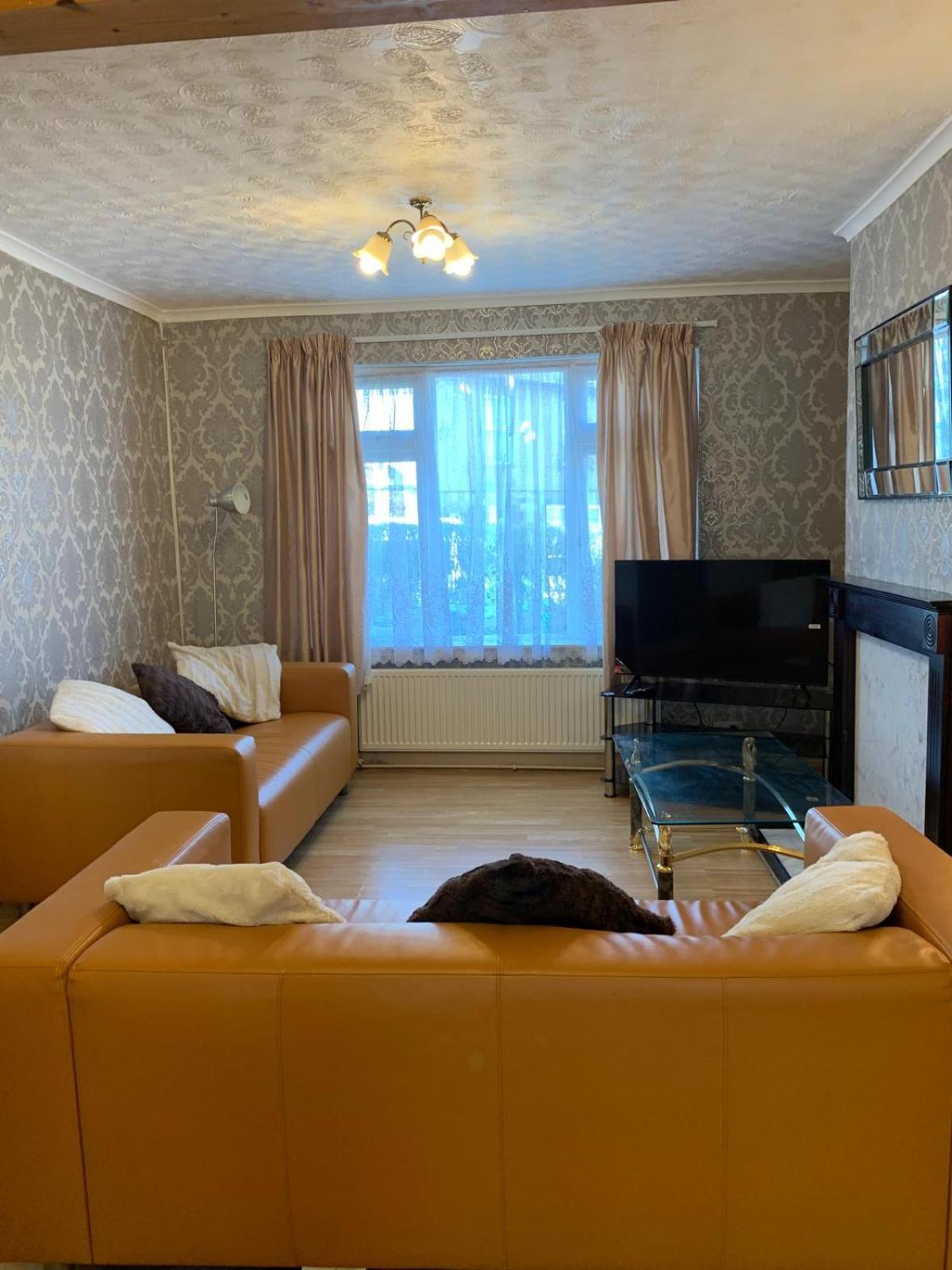Room Only Guest Accommodation, Guest House Self Catering バンガー エクステリア 写真