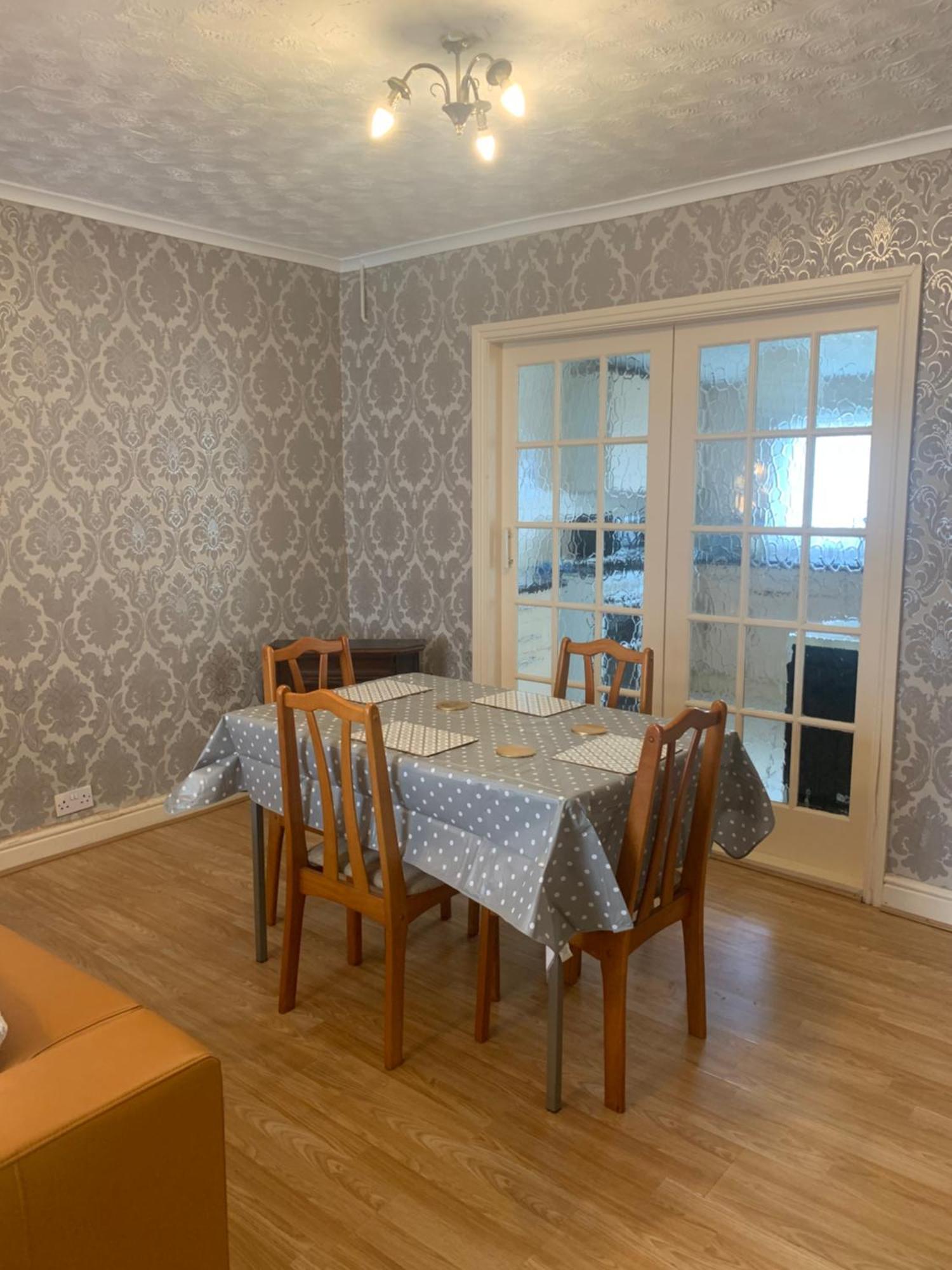 Room Only Guest Accommodation, Guest House Self Catering バンガー エクステリア 写真