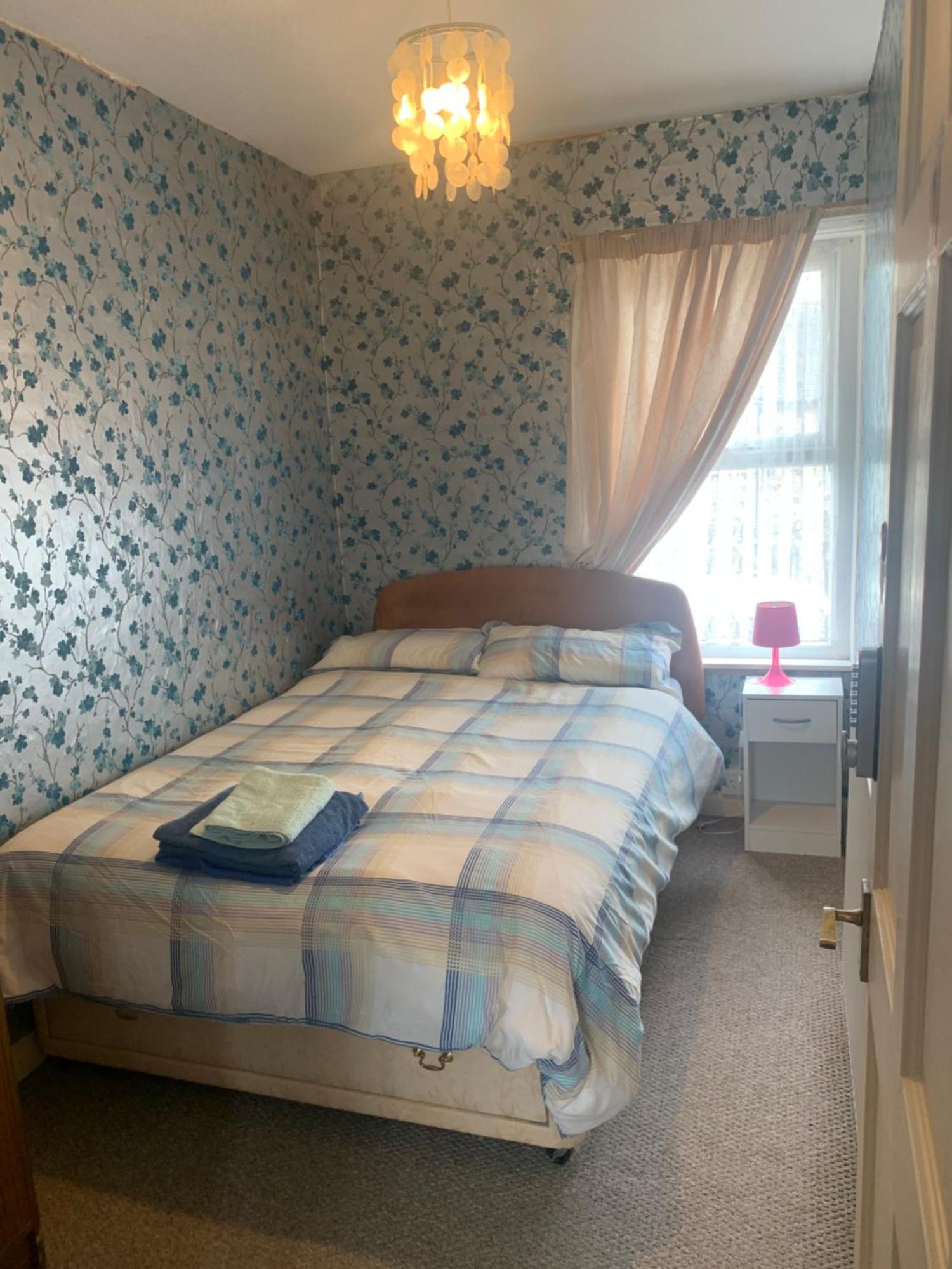 Room Only Guest Accommodation, Guest House Self Catering バンガー エクステリア 写真